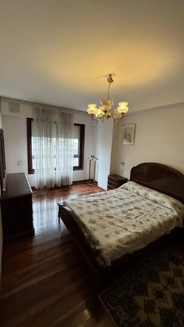 Pis en venda a Rúa Rosalía de Castro, 35, Zona Fernández Ladreda Dormitori de Pis en venda en Pontevedra Capital amb Calefacció, Jardí privat i Parquet