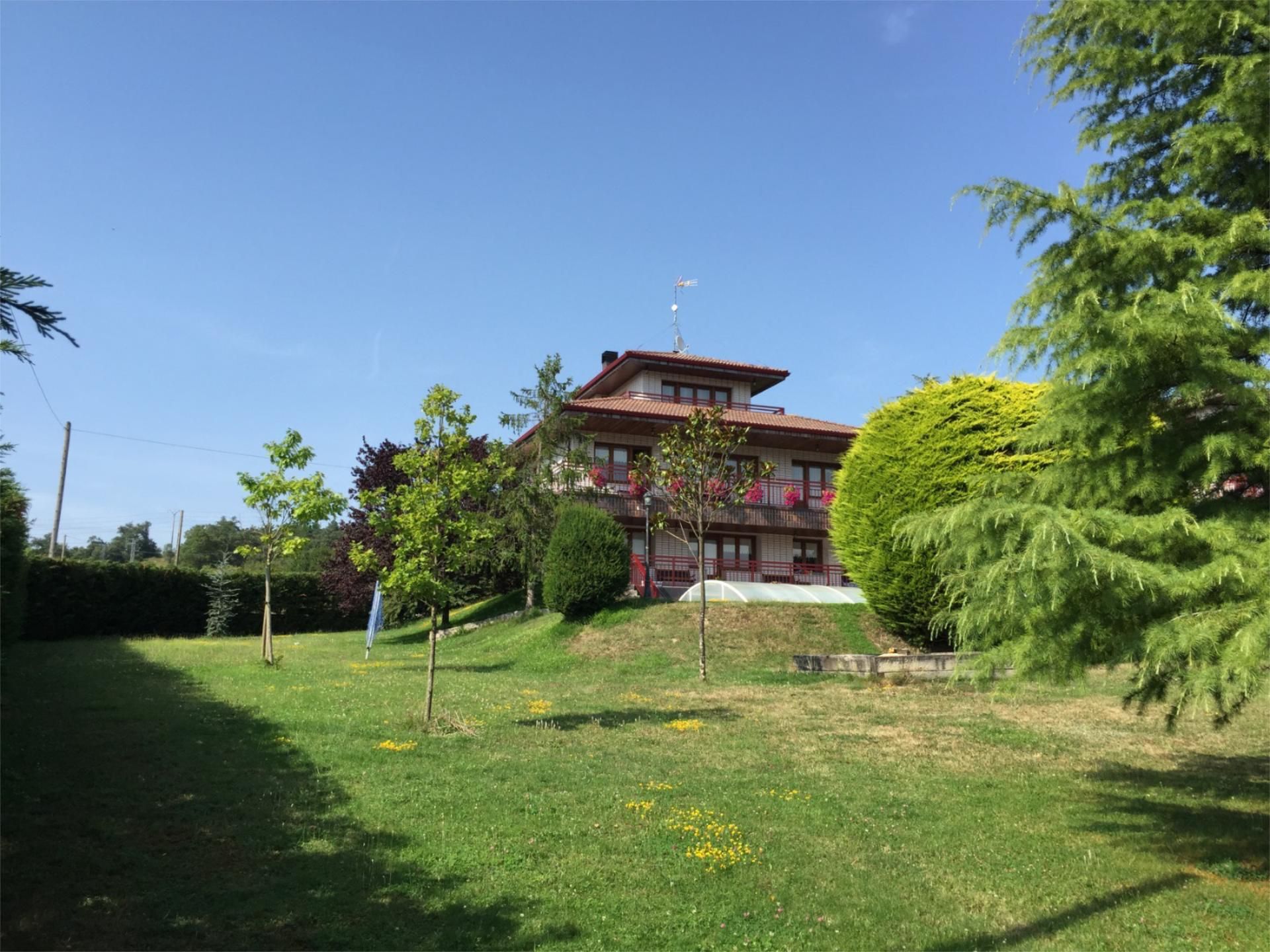 Exterior view of House or chalet for sale in Urkabustaiz  with Heating, Private garden and Parquet flooring