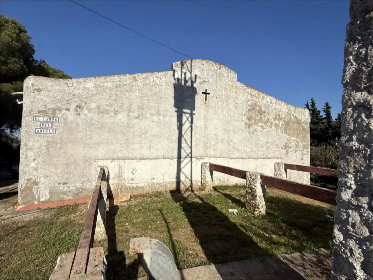 Vista exterior de Finca rústica en venda en Chiclana de la Frontera amb Jardí privat i Traster