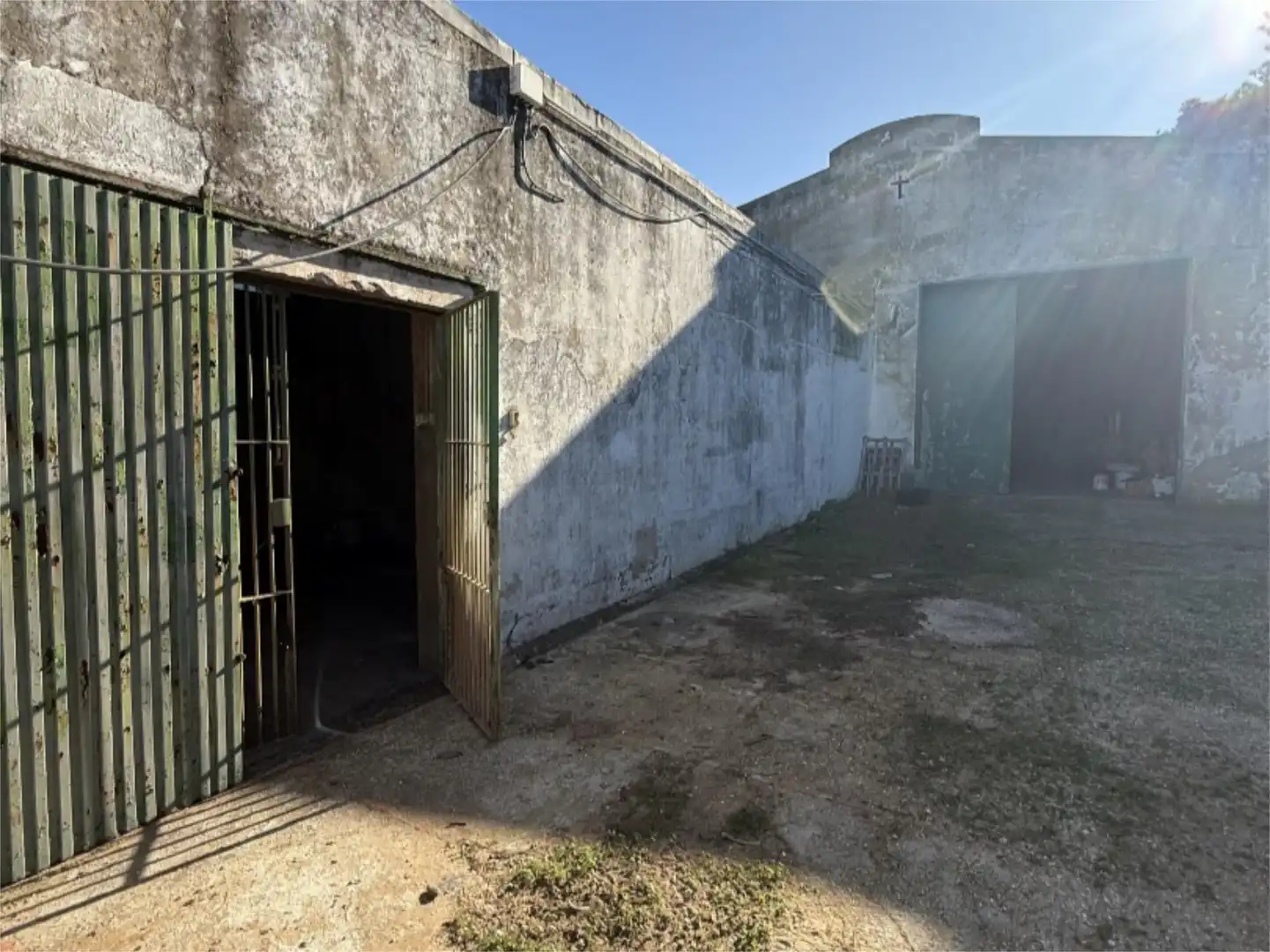 Vista exterior de Finca rústica en venda en Chiclana de la Frontera amb Jardí privat i Traster