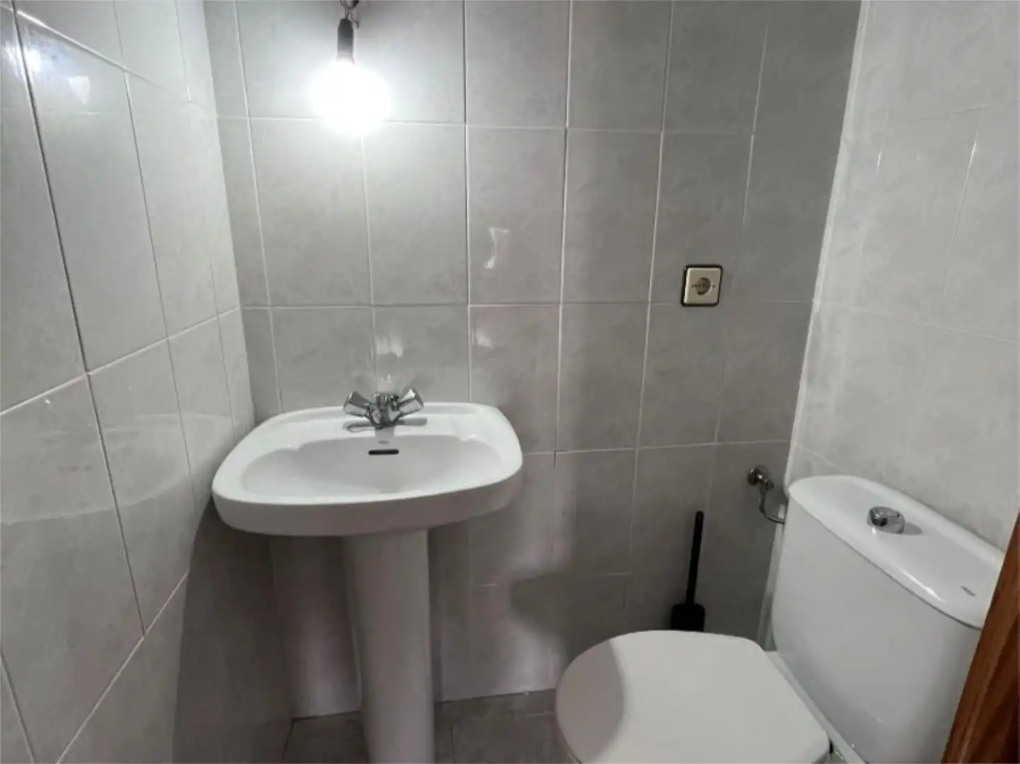 Badezimmer von Wohnung zum Verkauf in Villasbuenas de Gata mit Klimaanlage, Heizung und Privatgarten