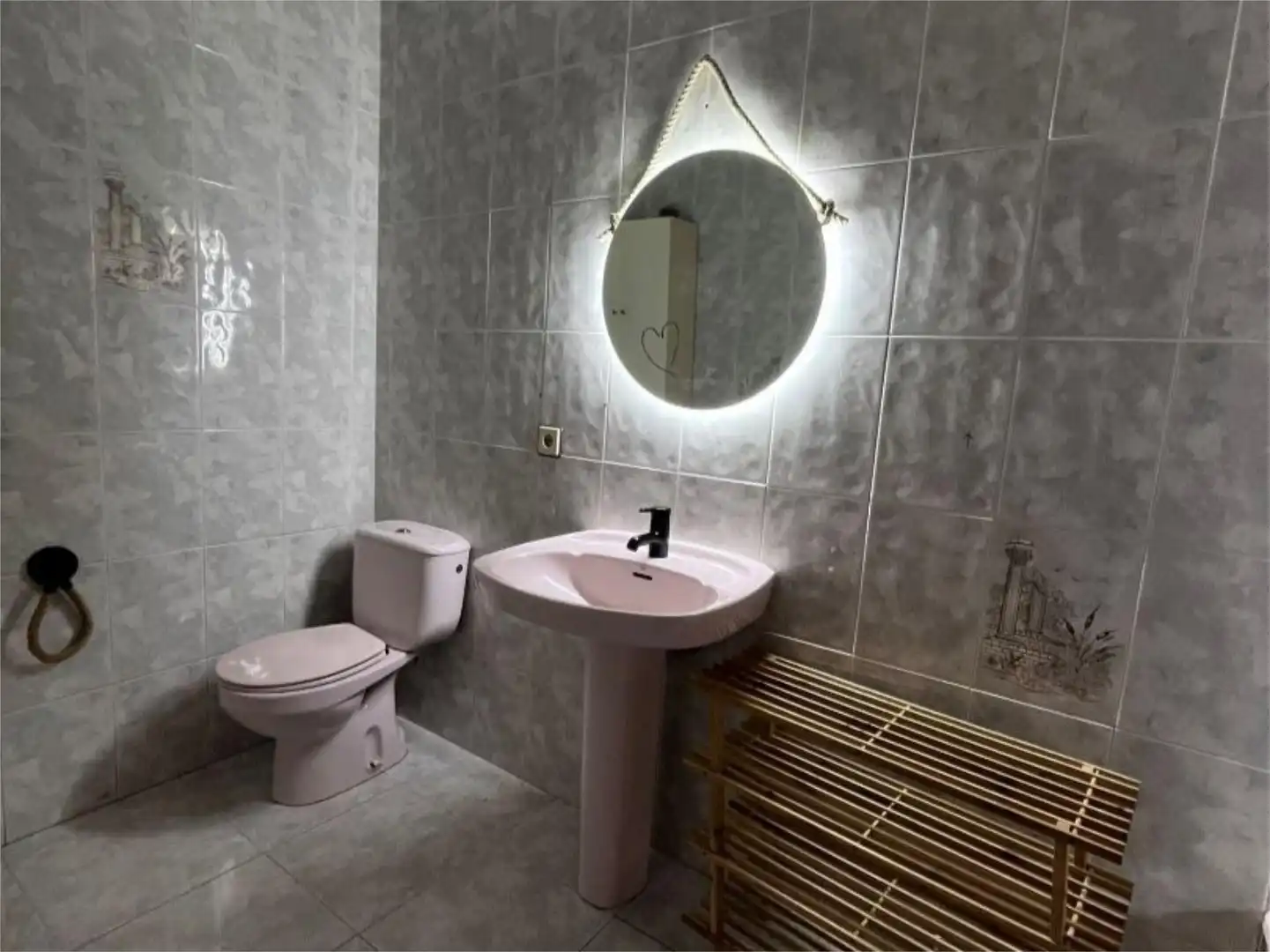 Badezimmer von Wohnung zum Verkauf in Villasbuenas de Gata mit Klimaanlage, Heizung und Privatgarten