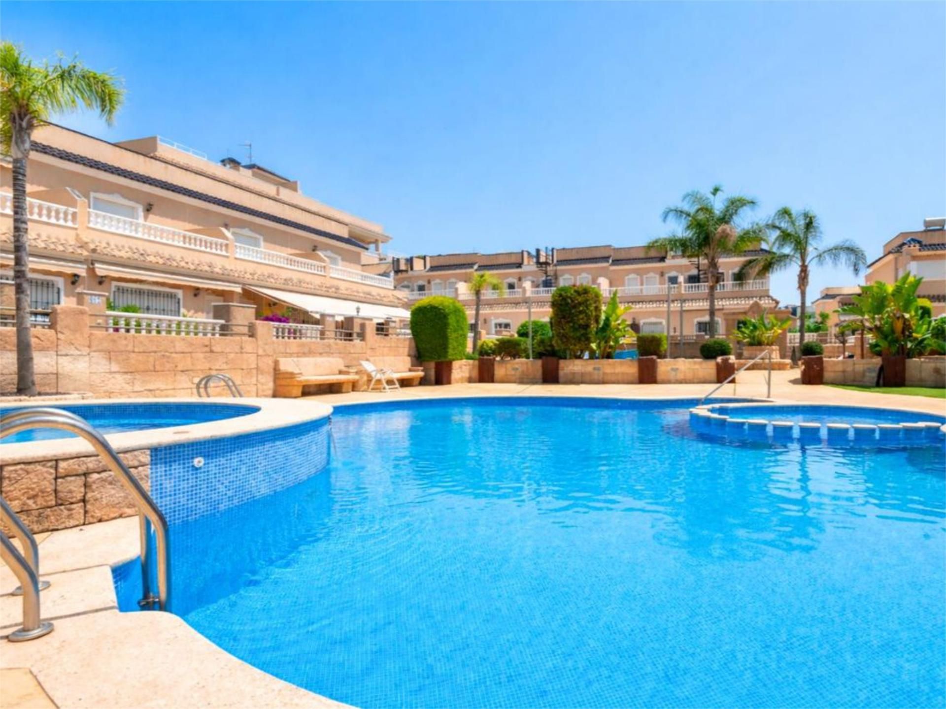 Piscina de Pis en venda en Orihuela amb Aire condicionat, Terrassa i Piscina