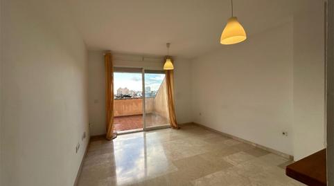 Photo 3 of Flat to rent in Calle Alcalá Galiano, 40, Los Pacos, Fuengirola