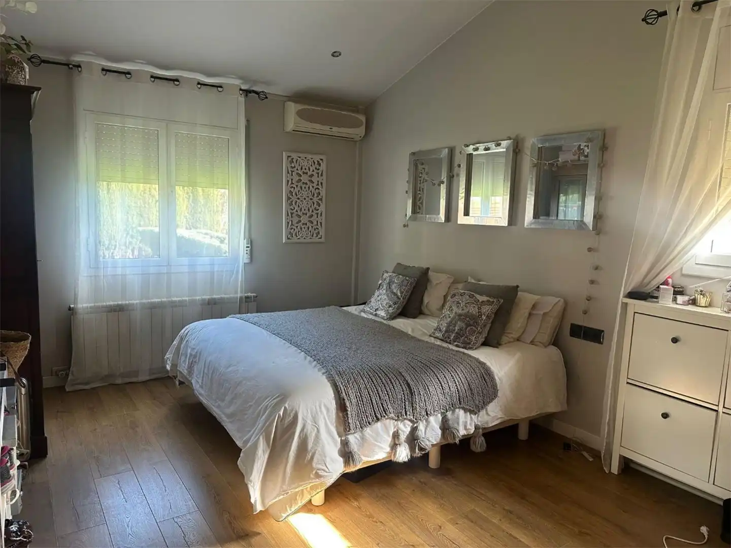Flat for sale in Avinguda Onze de Setembre, 19, Zona Industrial Bedroom of Flat for sale in El Prat de Llobregat with Air Conditioner, Heating and Private garden