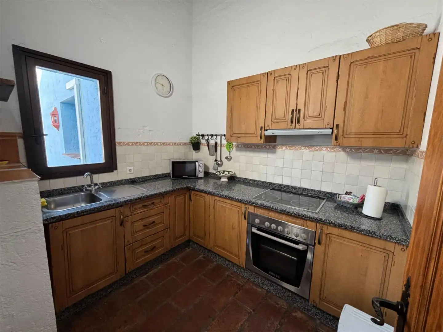 Finca rústica en venta en Avenida Havaral, 47, Júzcar Cocina de Finca rústica en venta en Júzcar con Aire acondicionado, Calefacción y Terraza