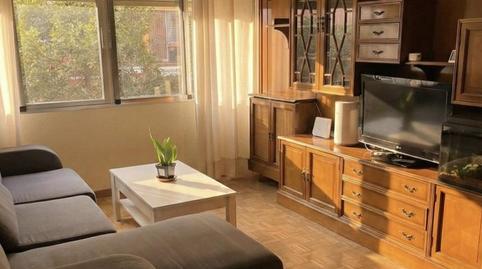 Foto 3 de Pis en venda a Calle Pico de Los Artilleros, 110, Vinateros,  Madrid Capital