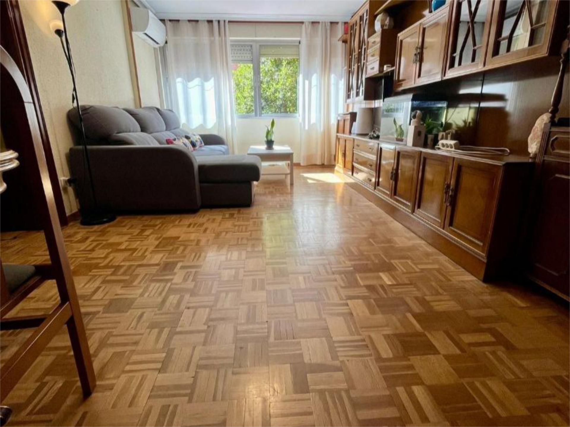 Sala de estar de Piso en venta en  Madrid Capital con Aire acondicionado, Calefacción y Parquet