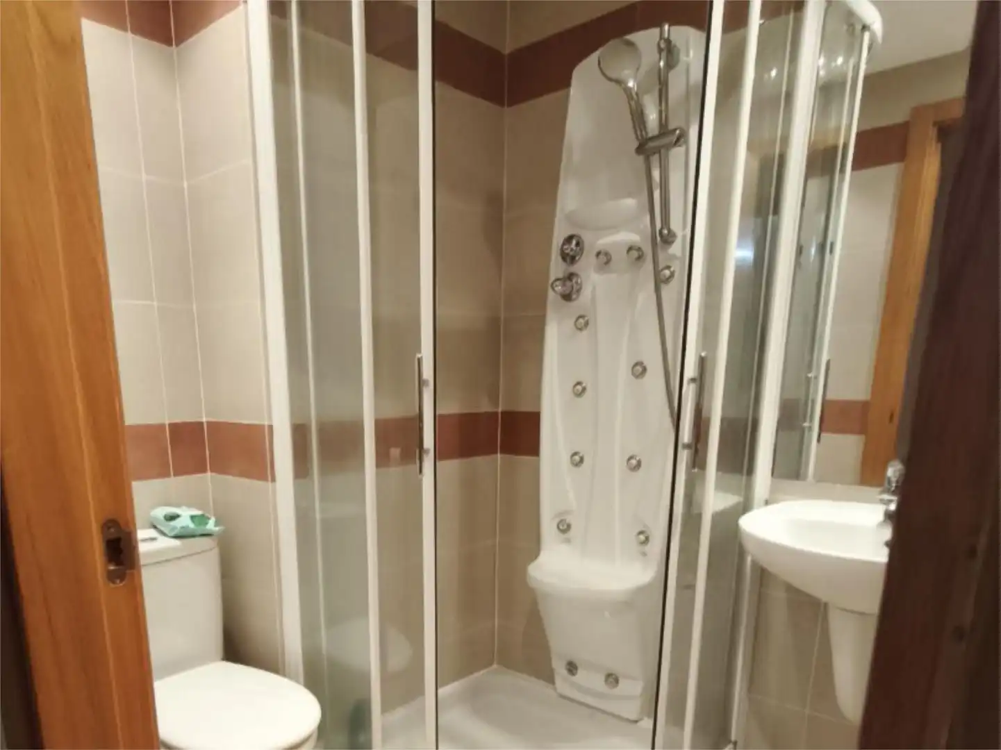 Flat for sale in Ronda de Monte Alto, 48, Monte Alto - Zalaeta - Atocha Bathroom of Flat for sale in A Coruña Capital with Heating, Parquet flooring and Terrace