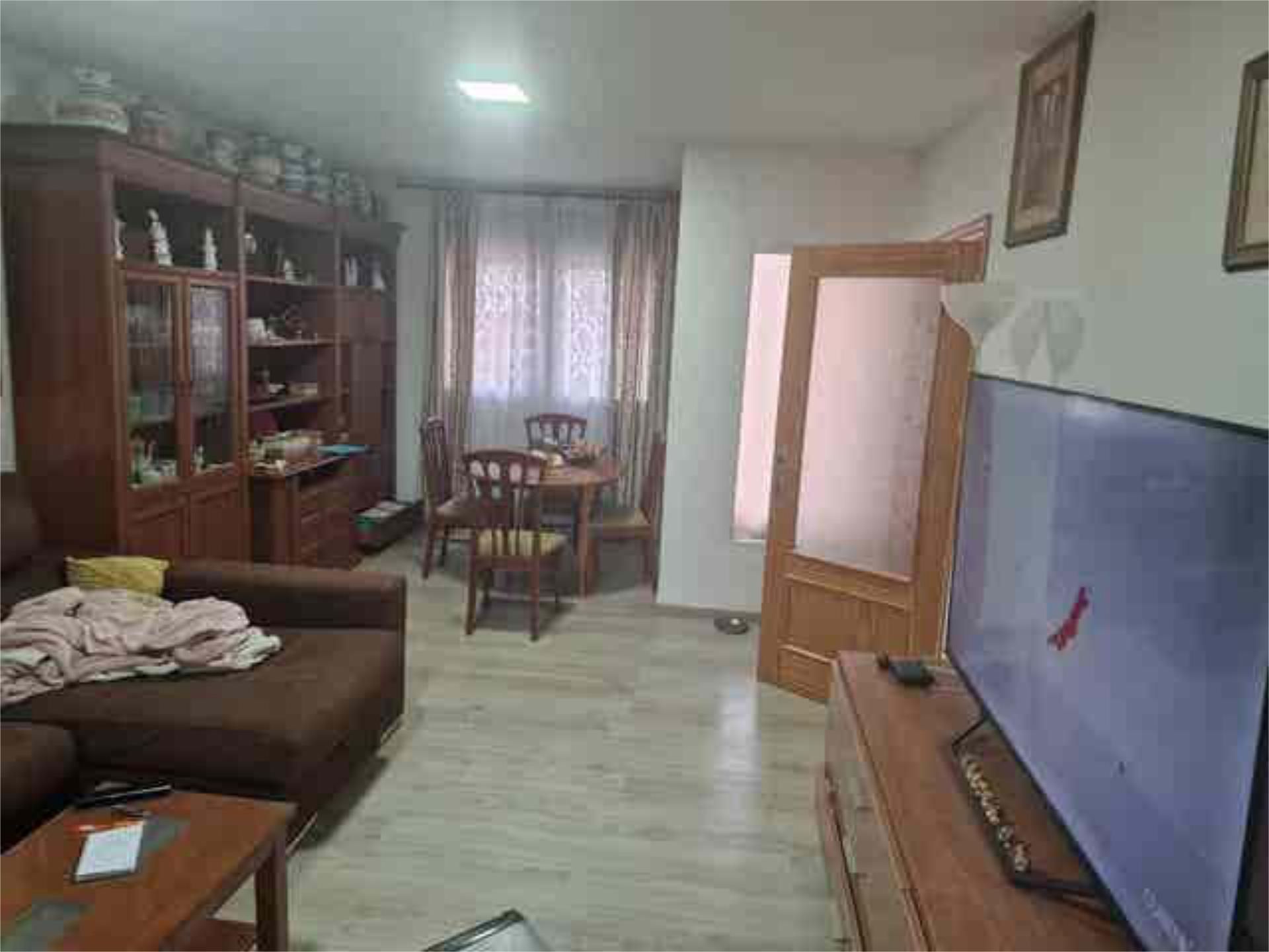 Casa adosada en venda a Alcaudete de la Jara Sala d'estar de Casa adosada en venda en Alcaudete de la Jara amb Terrassa