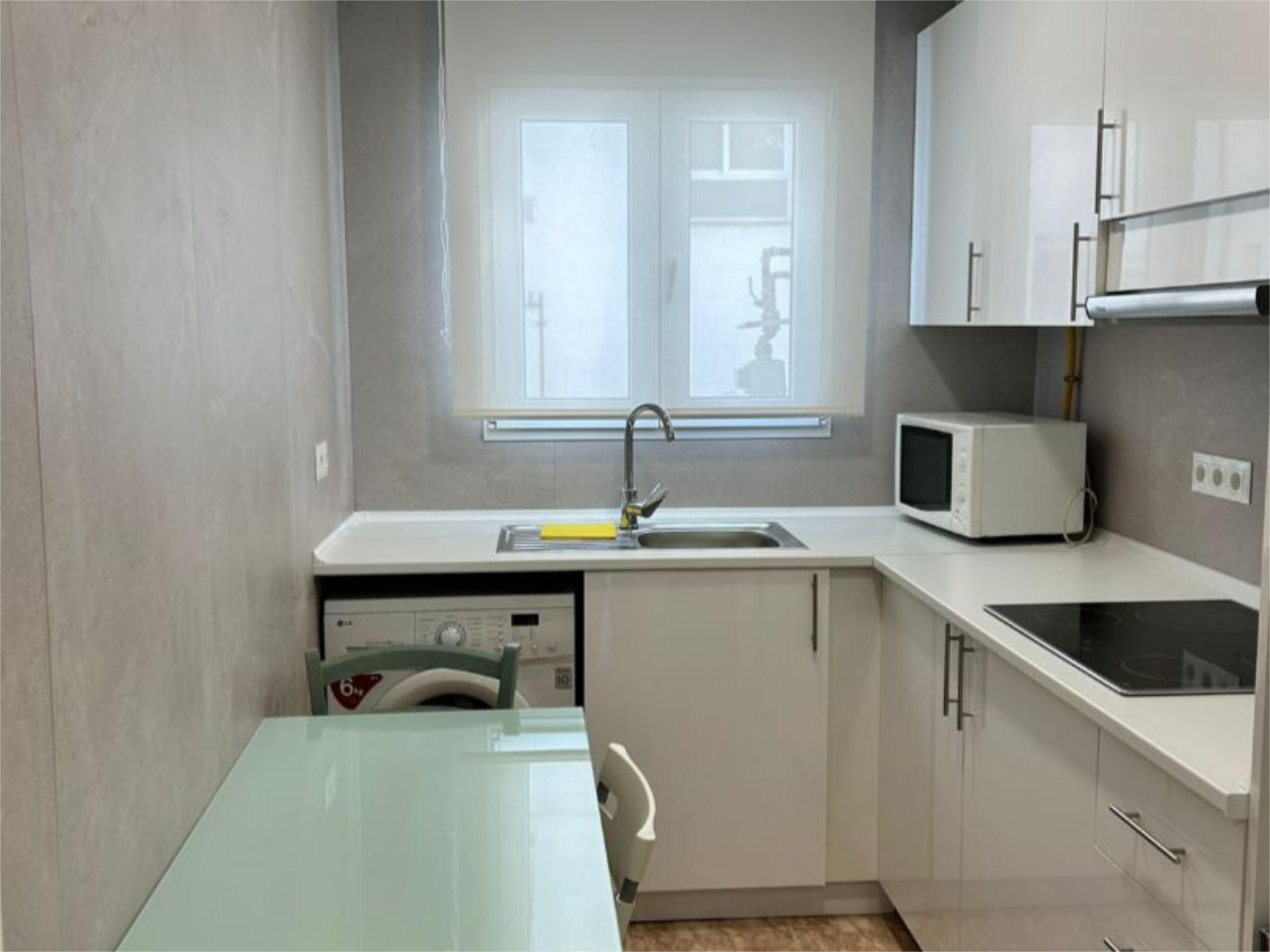 Kitchen of Flat to rent in  Madrid Capital  with Air Conditioner