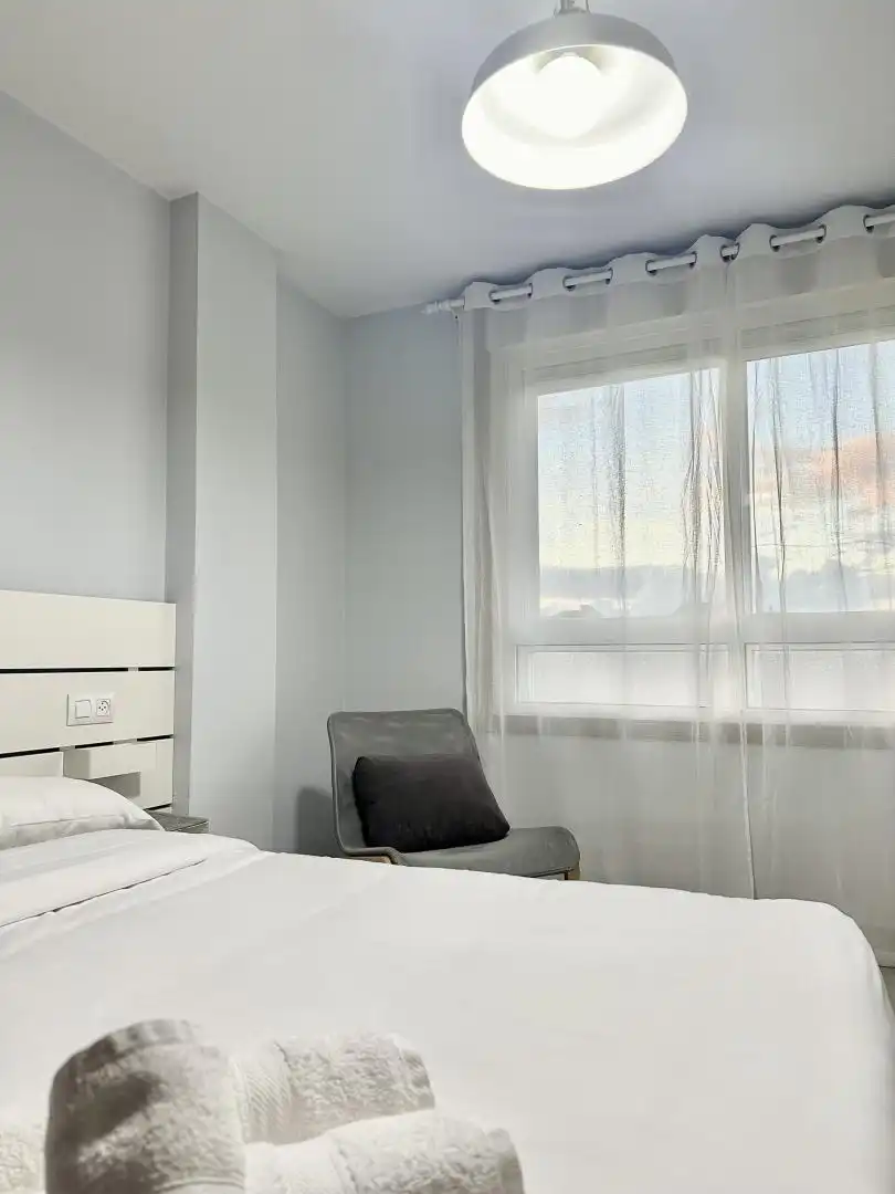 Bedroom of Flat for rent in Monforte de Lemos  with Air Conditioner, Heating and Parquet flooring