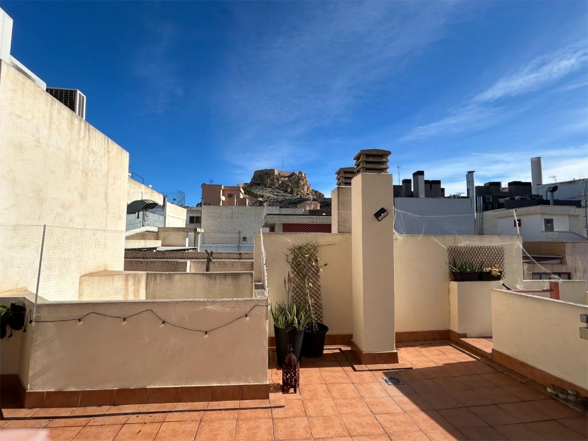 Attic for rent in Calle Vicente Inglada, 12, Alicante / Alacant Attic for rent in Calle Vicente Inglada, 12, Alicante / Alacant