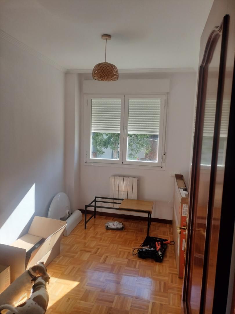 Bedroom of Flat to rent in Villaquilambre  with Heating, Parquet flooring and Furnished