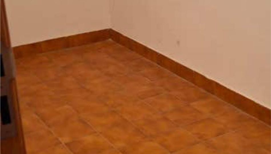 Trastero de alquiler en Torrefiel, Valencia Capital - imagen 1 Foto 1 de Trastero de alquiler en Torrefiel, Valencia Capital