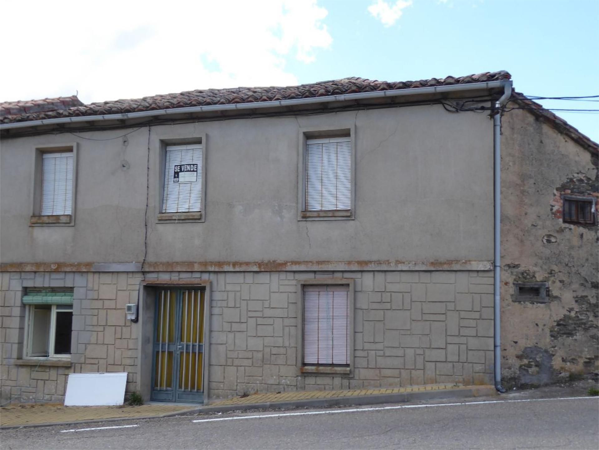 Exterior view of Single-family semi-detached for sale in Soto y Amío