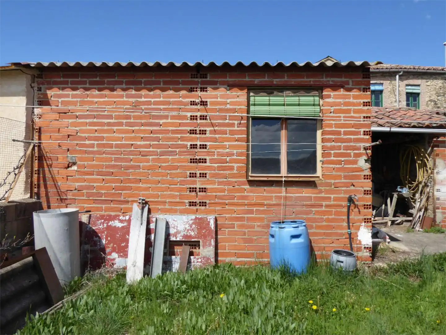 Casa adosada en venda a Calle Principal, 7, Soto y Amío Vista exterior de Casa adosada en venda en Soto y Amío