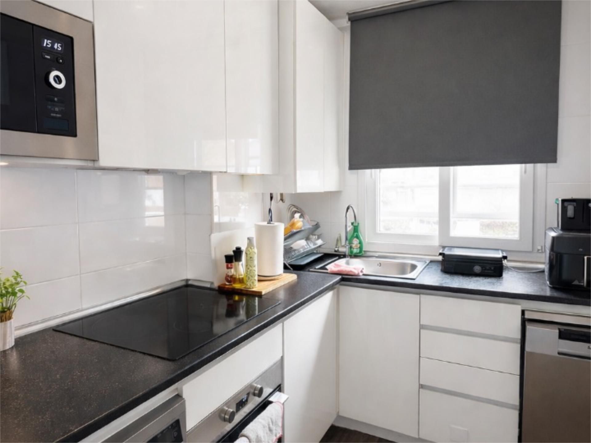 Kitchen of Flat to rent in  Madrid Capital  with Air Conditioner and Swimming Pool