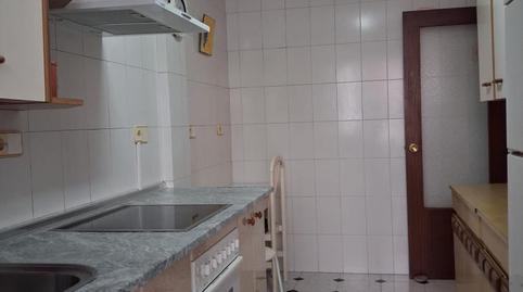 Foto 2 de Piso de alquiler en Calle del Clavel, 34, Huerta Fava - Santiago, La Línea de la Concepción