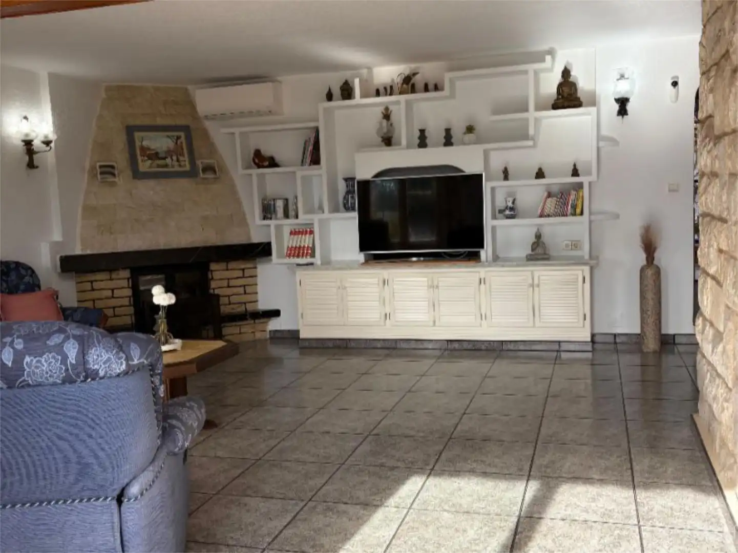 Houses for sale in Carrer de Sorita, 4, Pueblo Español - Coveta Fumá Living room of Houses for sale in El Campello with Air Conditioner, Heating and Private garden
