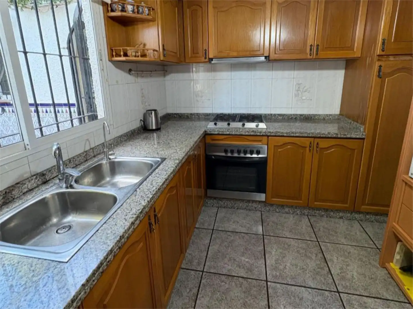 Houses for sale in Carrer de Sorita, 4, Pueblo Español - Coveta Fumá Kitchen of Houses for sale in El Campello with Air Conditioner, Heating and Private garden