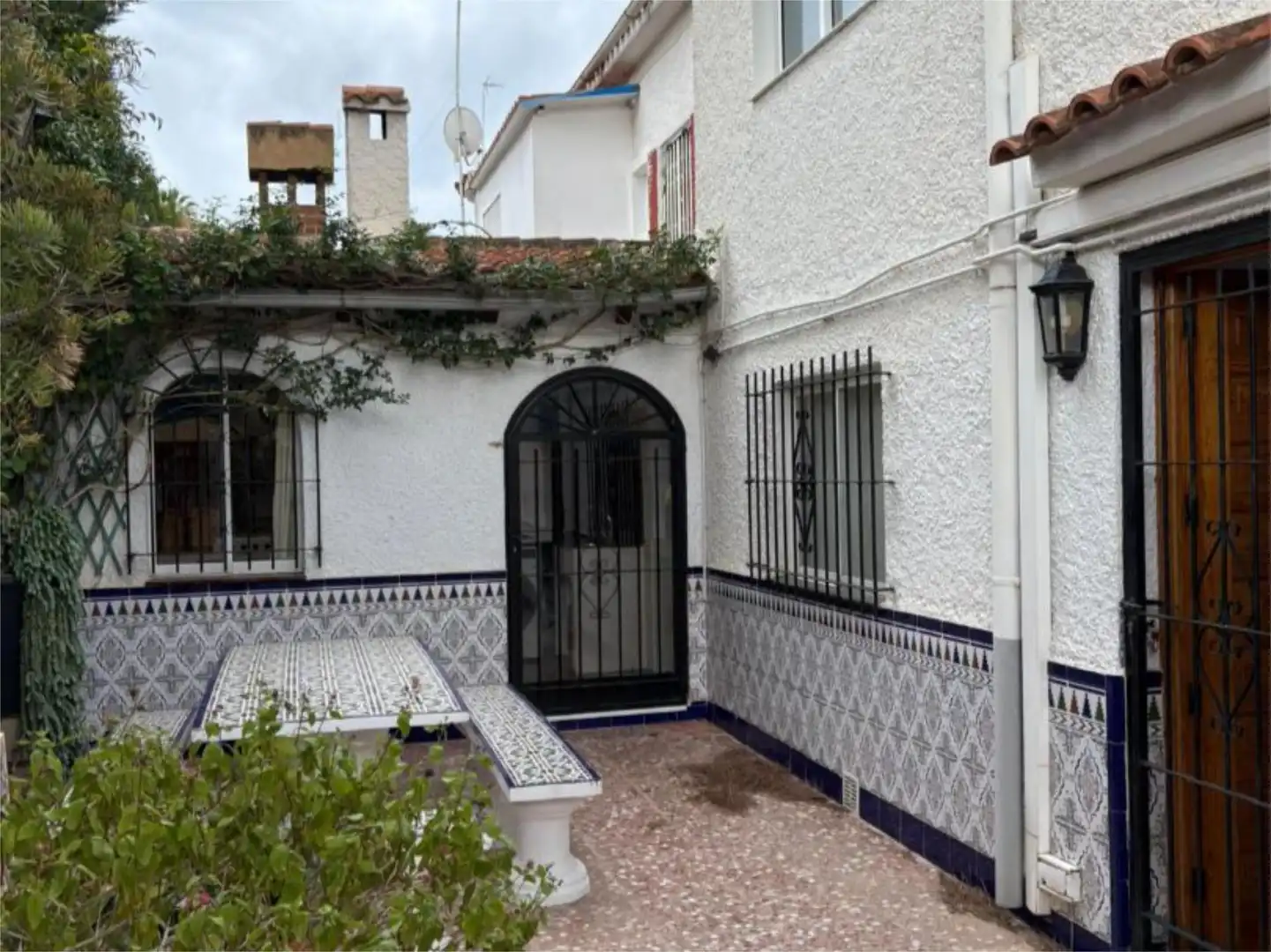 Houses for sale in Carrer de Sorita, 4, Pueblo Español - Coveta Fumá Garden of Houses for sale in El Campello with Air Conditioner, Heating and Private garden