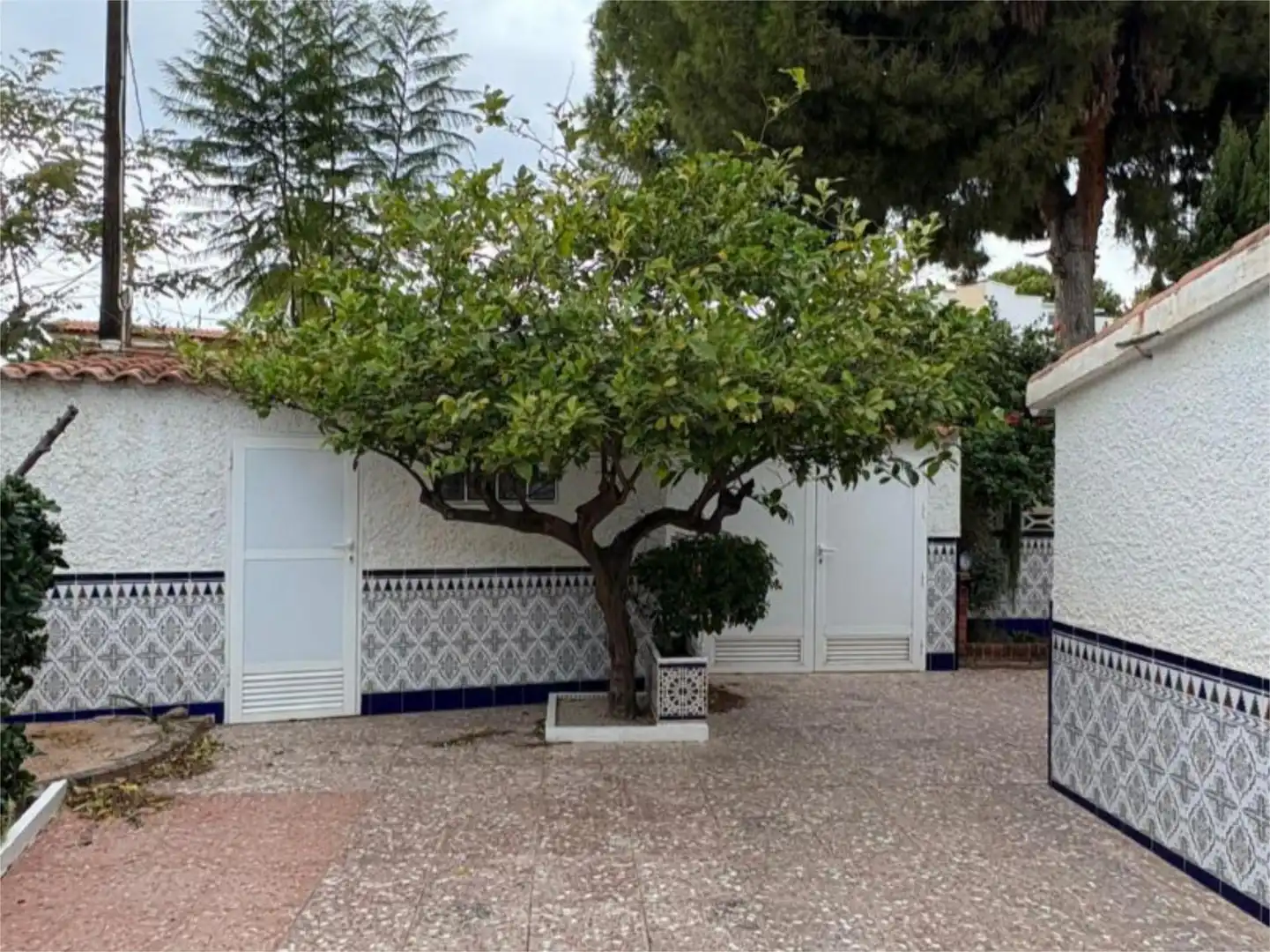 Houses for sale in Carrer de Sorita, 4, Pueblo Español - Coveta Fumá Exterior view of Houses for sale in El Campello with Air Conditioner, Heating and Private garden