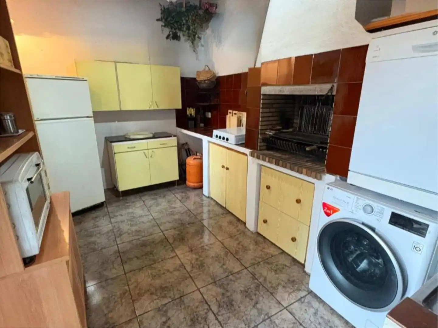 Houses for sale in Carrer de Sorita, 4, Pueblo Español - Coveta Fumá Kitchen of Houses for sale in El Campello with Air Conditioner, Heating and Private garden