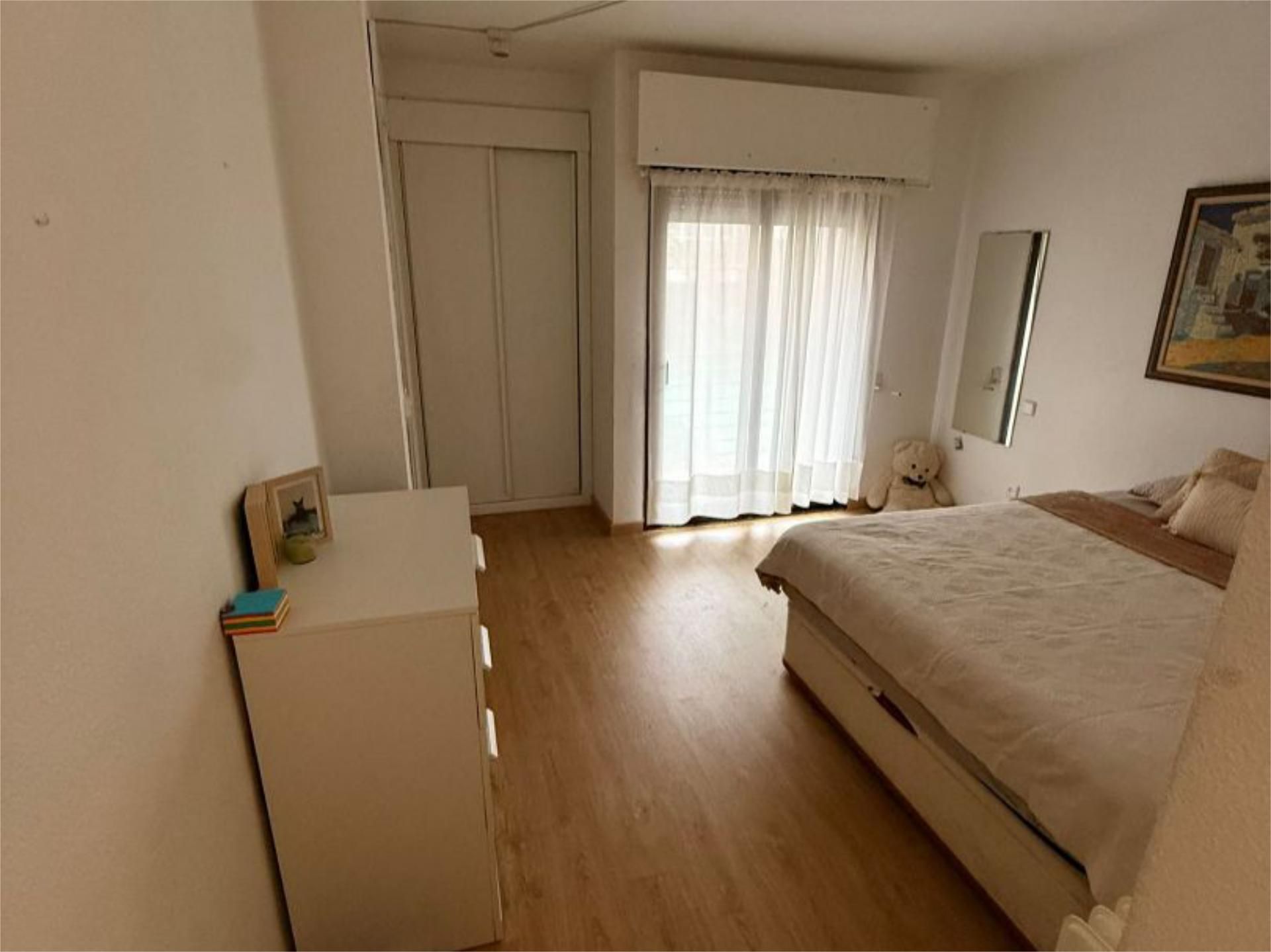 Bedroom of Flat to share in Las Rozas de Madrid  with Heating, Parquet flooring and Swimming Pool