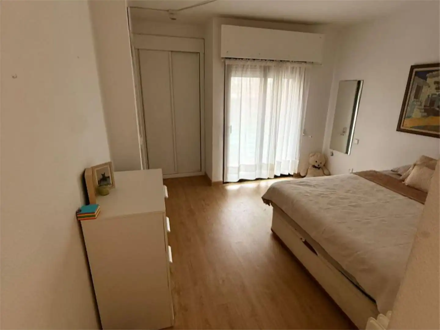 Room in Calle Comunidad de Castilla la Mancha, 24, El Burgo Bedroom of Flat for share in Las Rozas de Madrid with Heating, Parquet flooring and Swimming Pool
