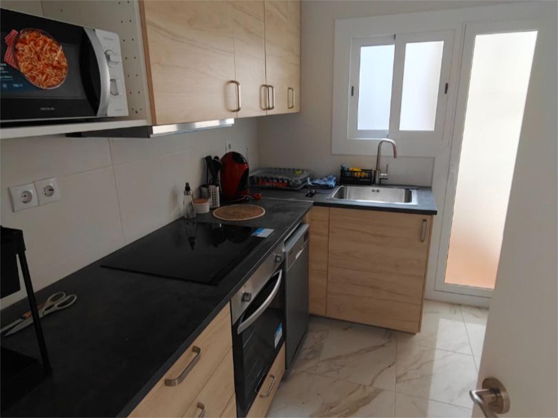 Cuina de Pis per a compartir en Reus amb Aire condicionat, Moblat i Balcó