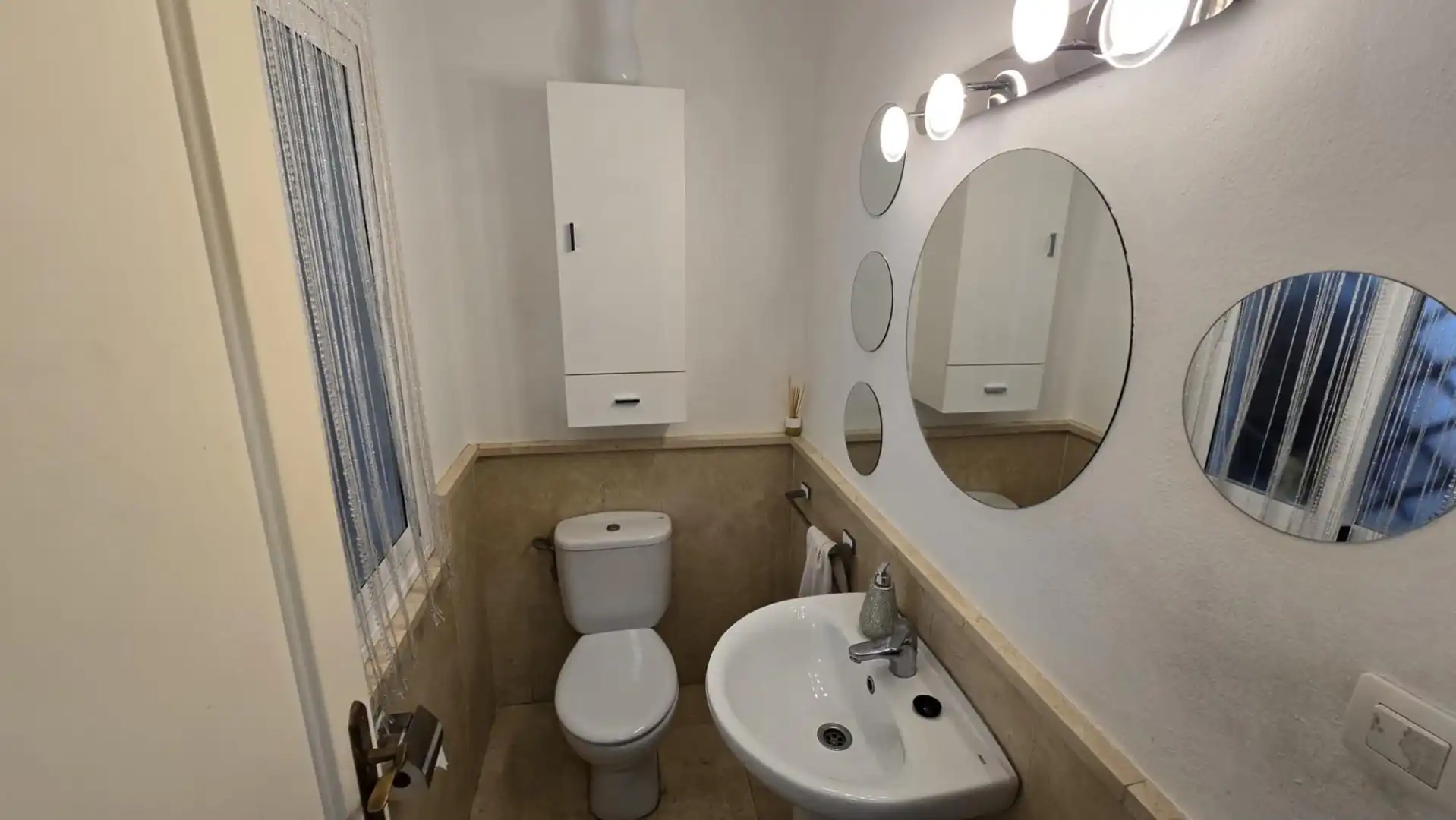 Einfamilien-Reihenhaus zum Verkauf in Calle Casiopea, 1, Torremuelle Badezimmer von Einfamilien-Reihenhaus zum Verkauf in Benalmádena mit Privatgarten, Terrasse und Abstellraum