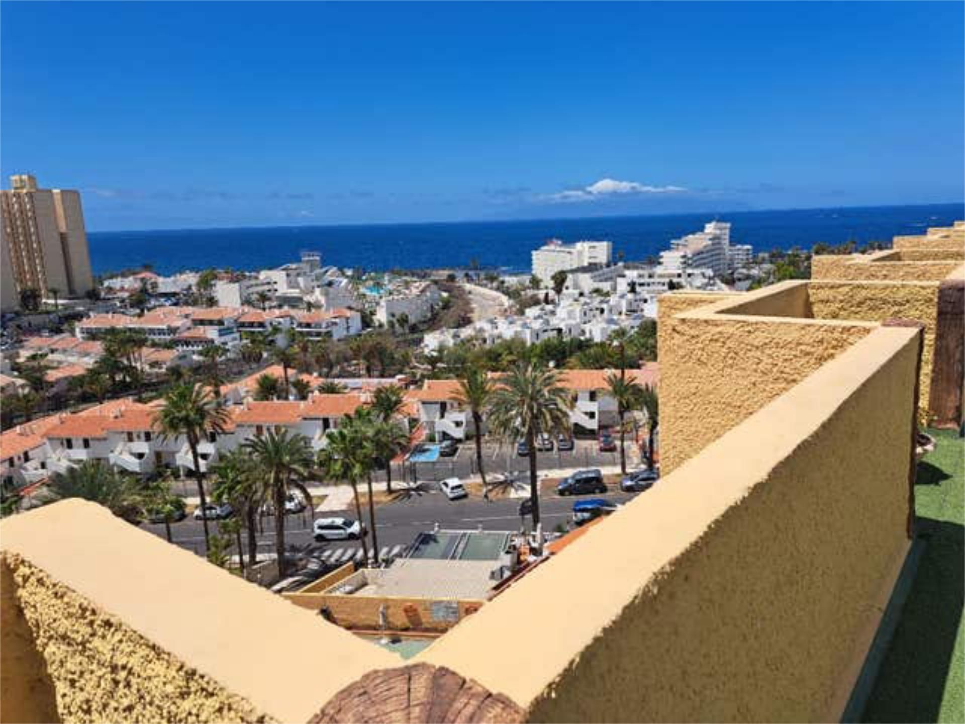 Vista exterior de Apartamento en venta en Adeje con Jardín privado, Terraza y Trastero