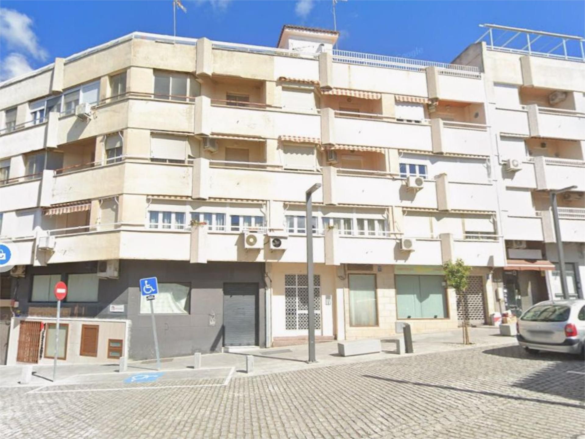 Vista exterior de Àtic en venda en Mengíbar amb Aire condicionat, Terrassa i Moblat