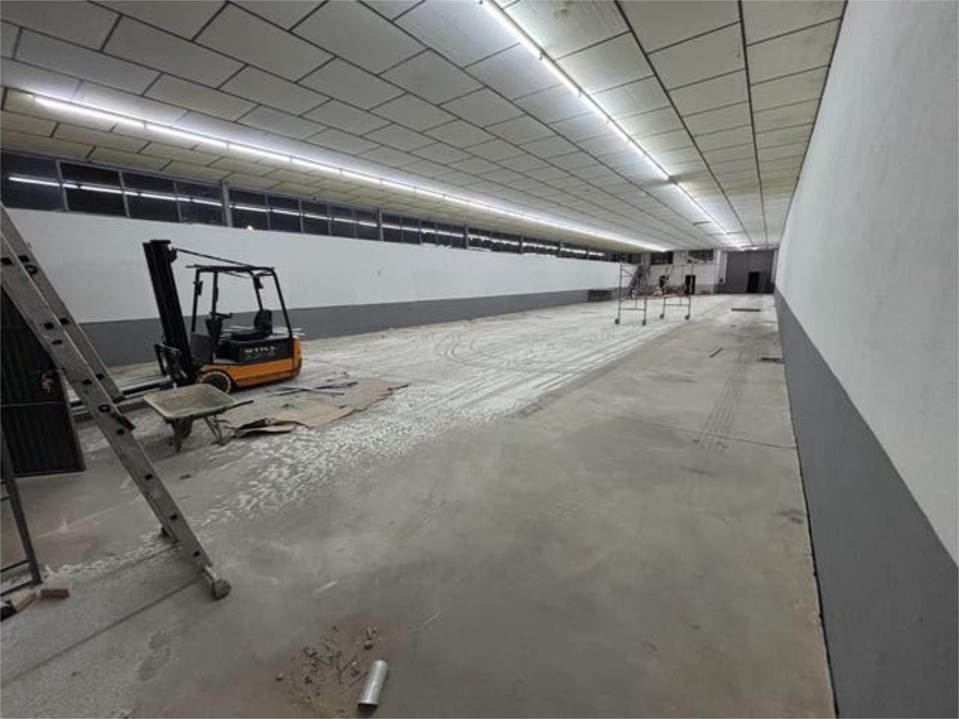 Industrial buildings to rent in Huecas