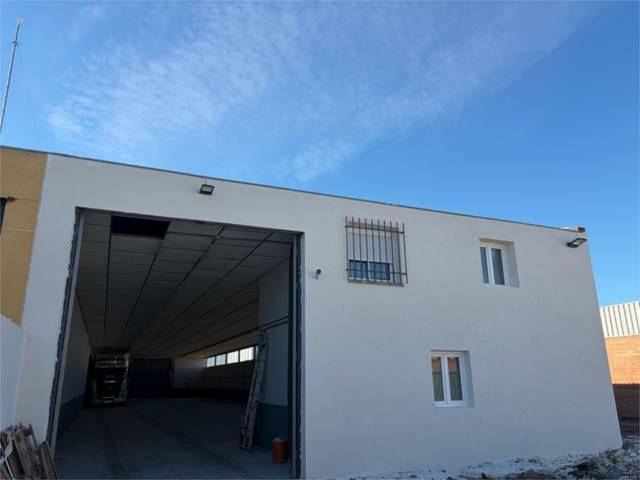 Nave industrial en Alquiler en Huecas