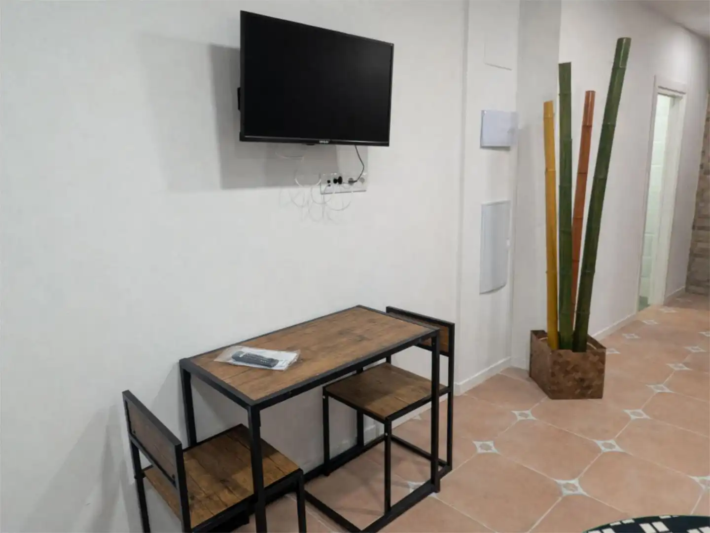 Room in Carrer del Pare Rico, 12, La Petxina Bedroom of Flat for share in Valencia with Air Conditioner, Terrace and Furnished