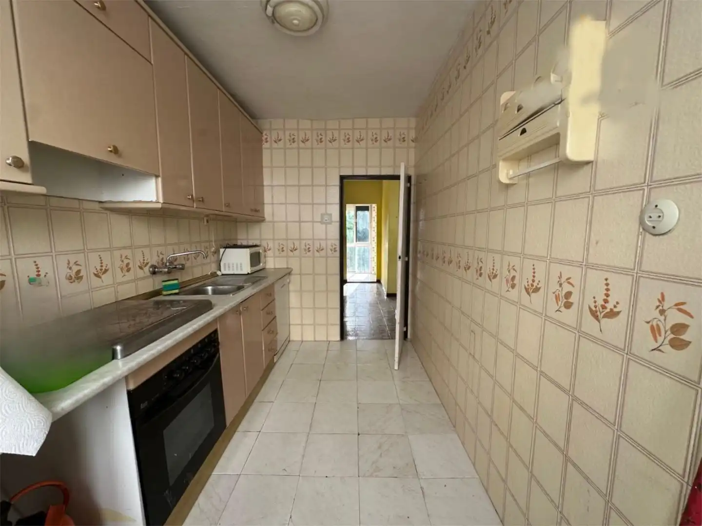 Kitchen of Flat for sale in Sevilla  with Air Conditioner and Balcony