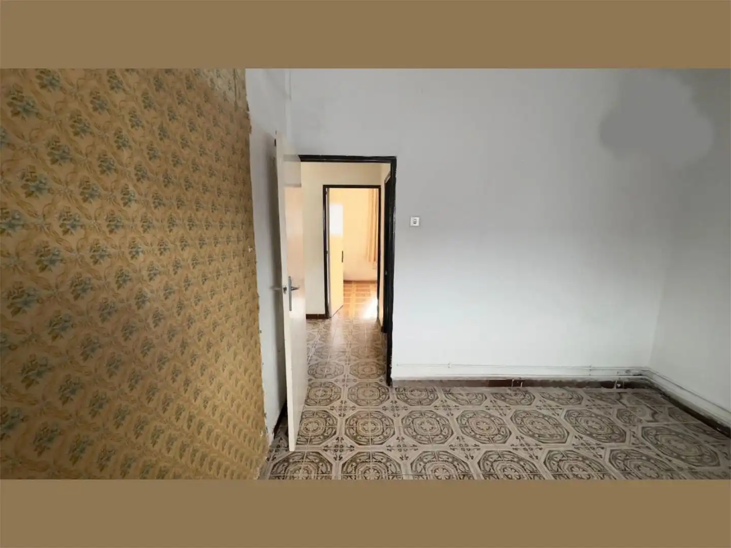 Bedroom of Flat for sale in Sevilla  with Air Conditioner and Balcony