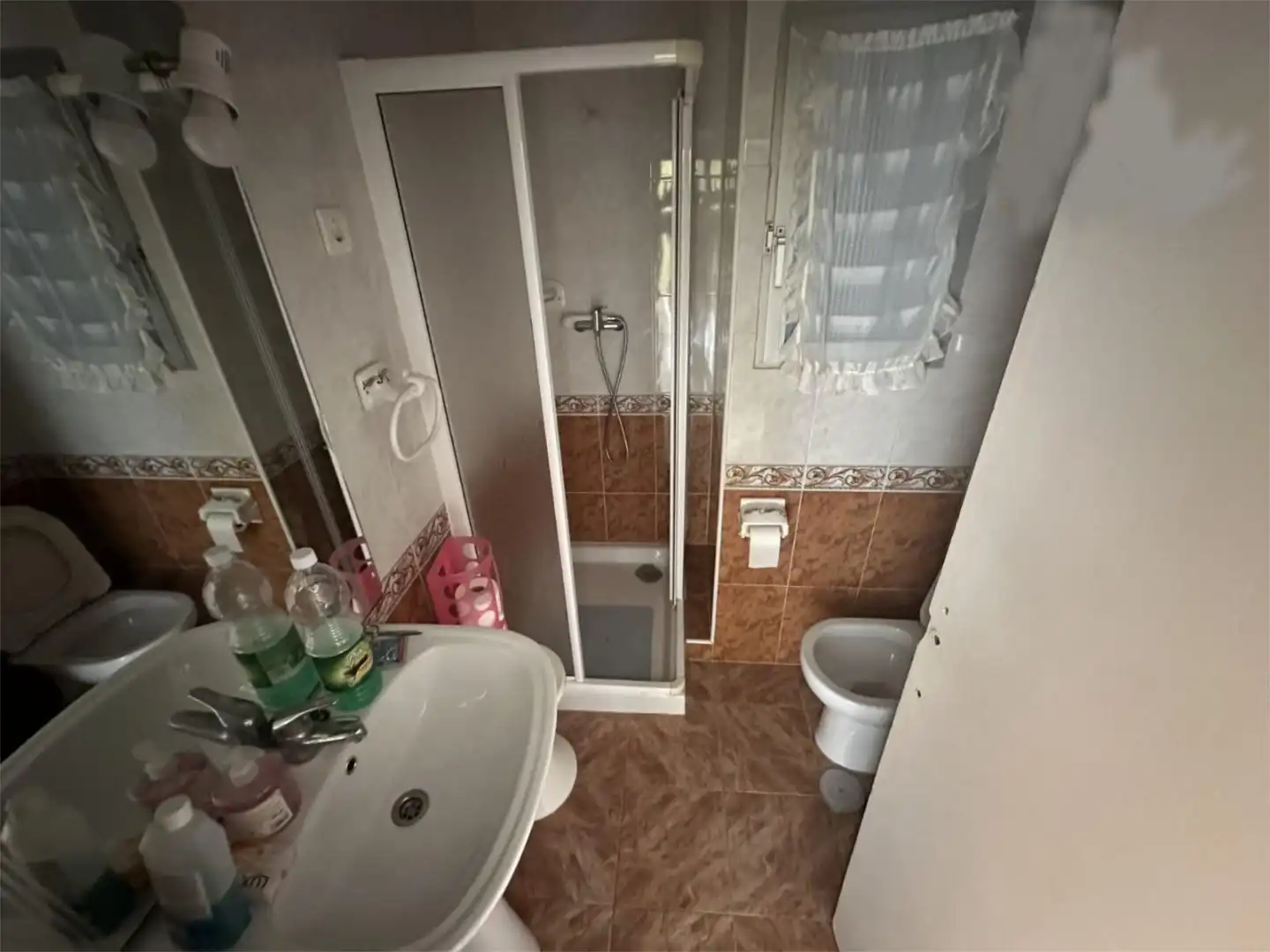 Bathroom of Flat for sale in Sevilla  with Air Conditioner and Balcony