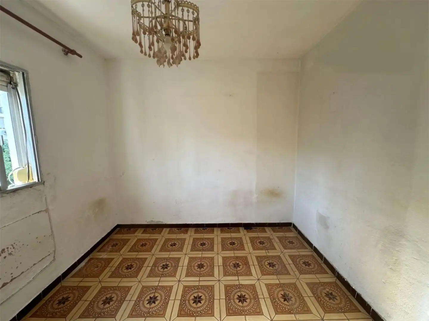 Flat for sale in Sevilla  with Air Conditioner and Balcony