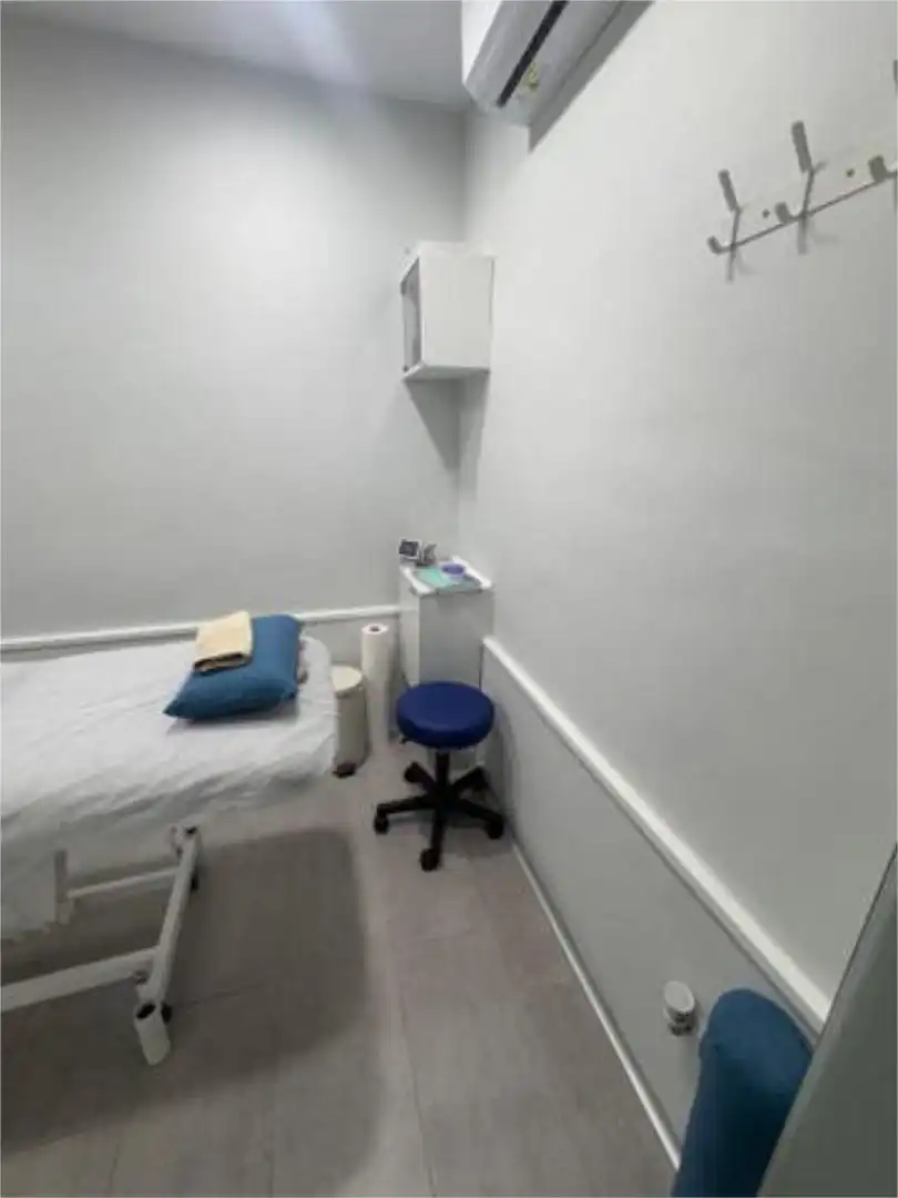 Office for rent in Peñagrande Bedroom of Office for rent in Madrid with Air Conditioner