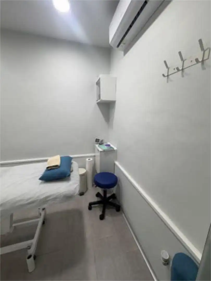 Office for rent in Peñagrande Bedroom of Office for rent in Madrid with Air Conditioner