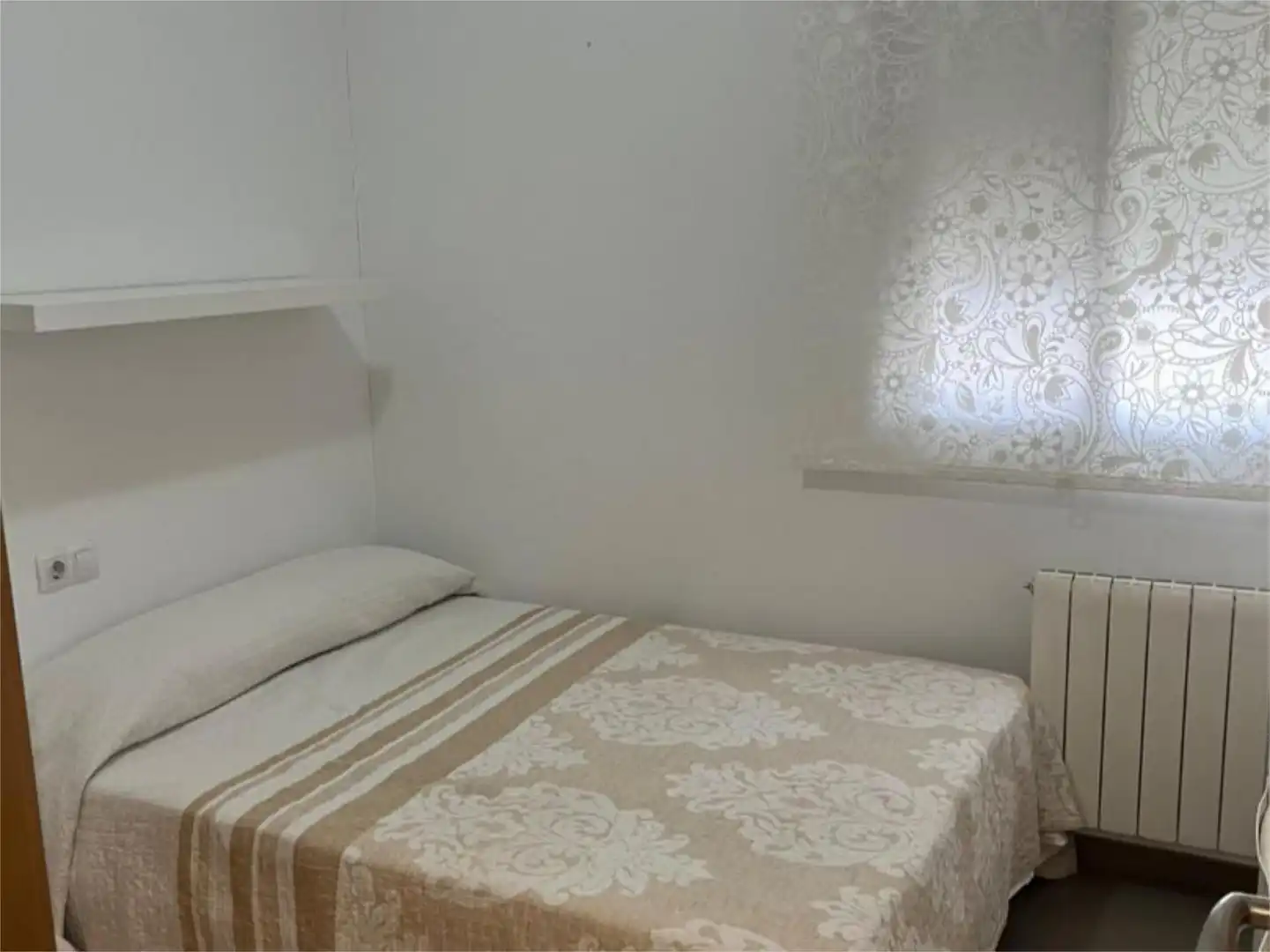 Houses for rent in Carrer de la Serra del Teix, 6, La Conarda Bedroom of Houses for rent in La Pobla de Vallbona with Air Conditioner, Heating and Private garden