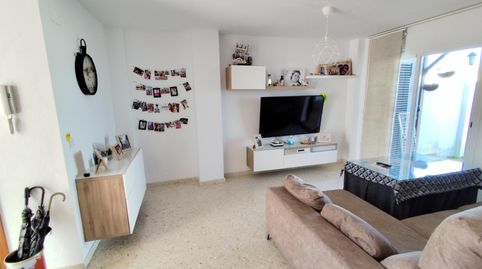 Foto 2 de Casa adosada en venda a Calle Juan Martinez Montañes, 280, Benacazón, Sevilla