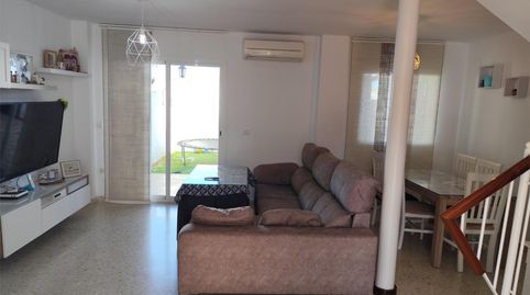 Foto 3 de Casa adosada en venda a Calle Juan Martinez Montañes, 280, Benacazón, Sevilla