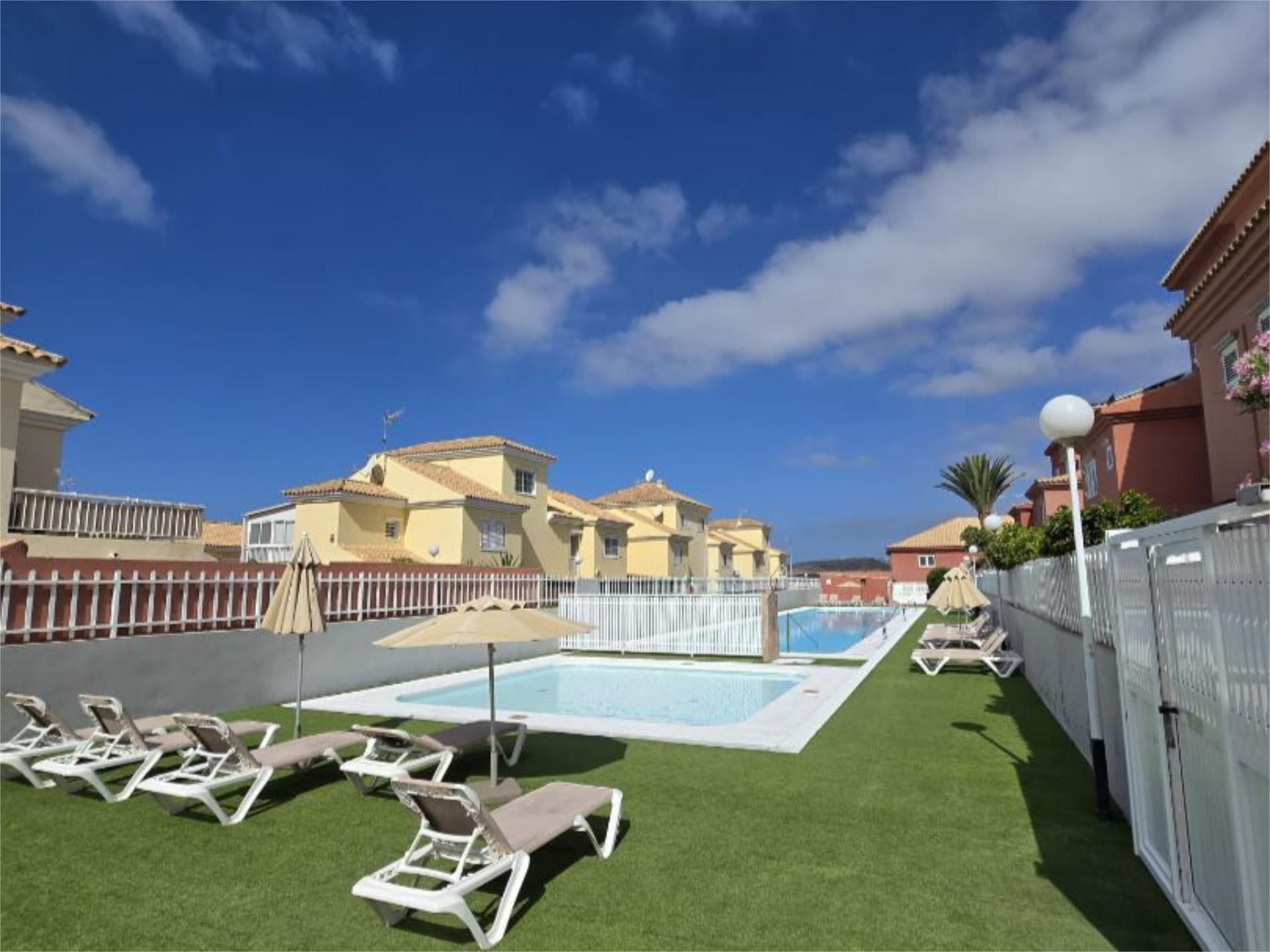 Exterior view of House or chalet for sale in San Bartolomé de Tirajana  with Air Conditioner, Terrace and Swimming Pool