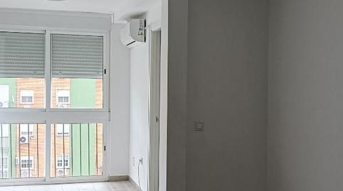 Foto 4 de Pis de lloguer a Calle Nescania, 25, Juan XXIII - Rochelambert,  Sevilla Capital