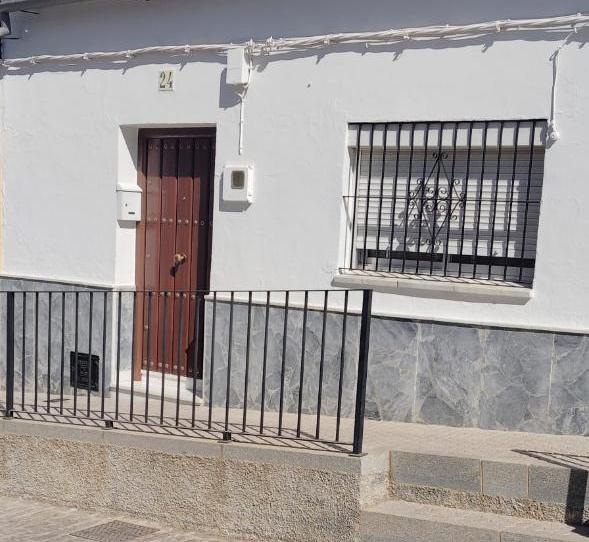 Single-family semi-detached for sale in Avenida de Constantina, 9b, El Pedroso, Sevilla - image 1 Photo 1 of Single-family semi-detached for sale in Avenida de Constantina, 9b, El Pedroso, Sevilla
