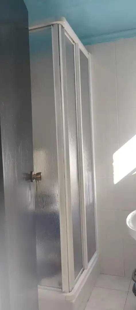 Bany de Casa adosada en venda en El Pedroso amb Terrassa, Traster i Moblat